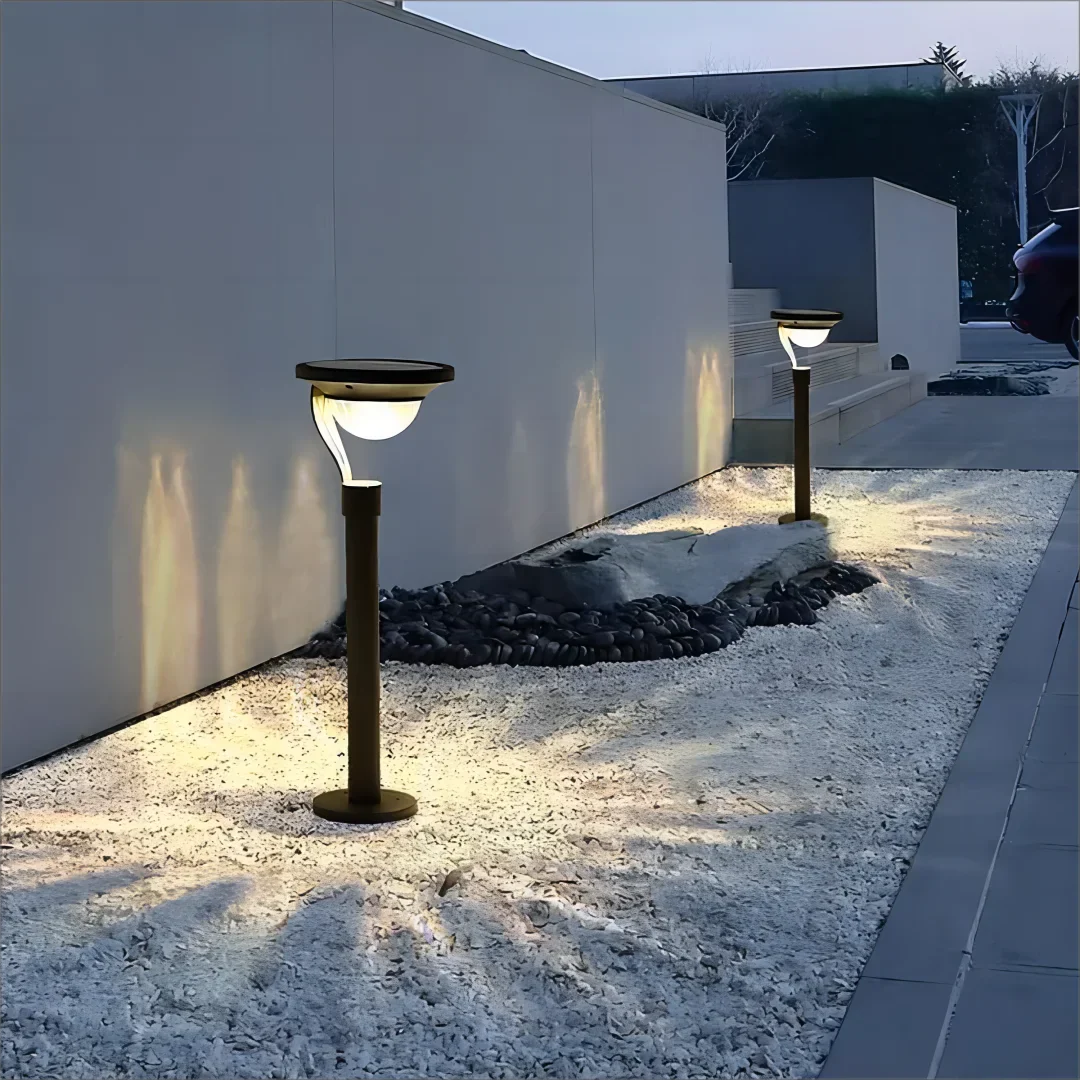 Ultra-Powerful Solar Lamp For Outdoor Use | Built for British Weather — Durable, Attractive Outdoor Design